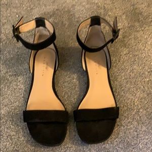 Lord and Taylor 424 Fifth sandals